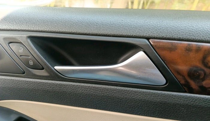 2012 Volkswagen Jetta COMFORTLINE TDI, Diesel, Manual, 1,06,285 km, interior