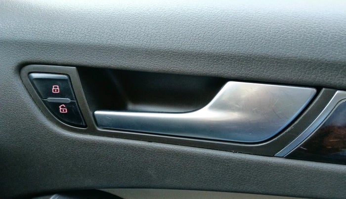 2013 Audi A4 2.0 TDI PREMIUM PLUS, Diesel, Automatic, 96,700 km, interior