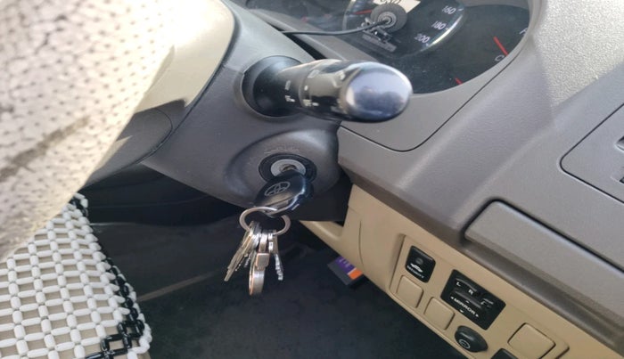 2012 Toyota Fortuner 3.0 4X4 MT, Diesel, Manual, 1,50,966 km, interior