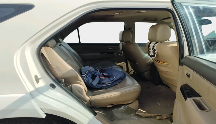 2012 Toyota Fortuner 3.0 4X4 MT, Diesel, Manual, 1,50,966 km, interior