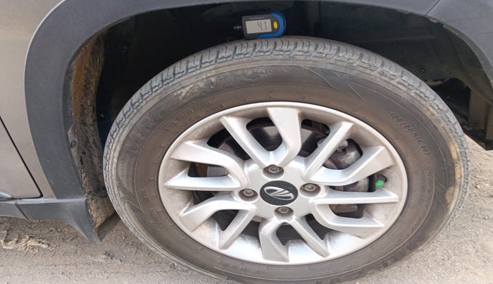 2016 Mahindra Kuv100 K8 5 STR, Petrol, Manual, 11,443 km, tyre