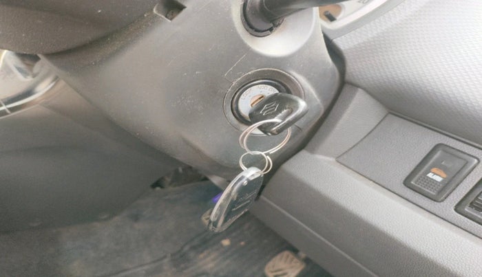 2011 Maruti Ritz LXI, Petrol, Manual, 80,137 km, interior