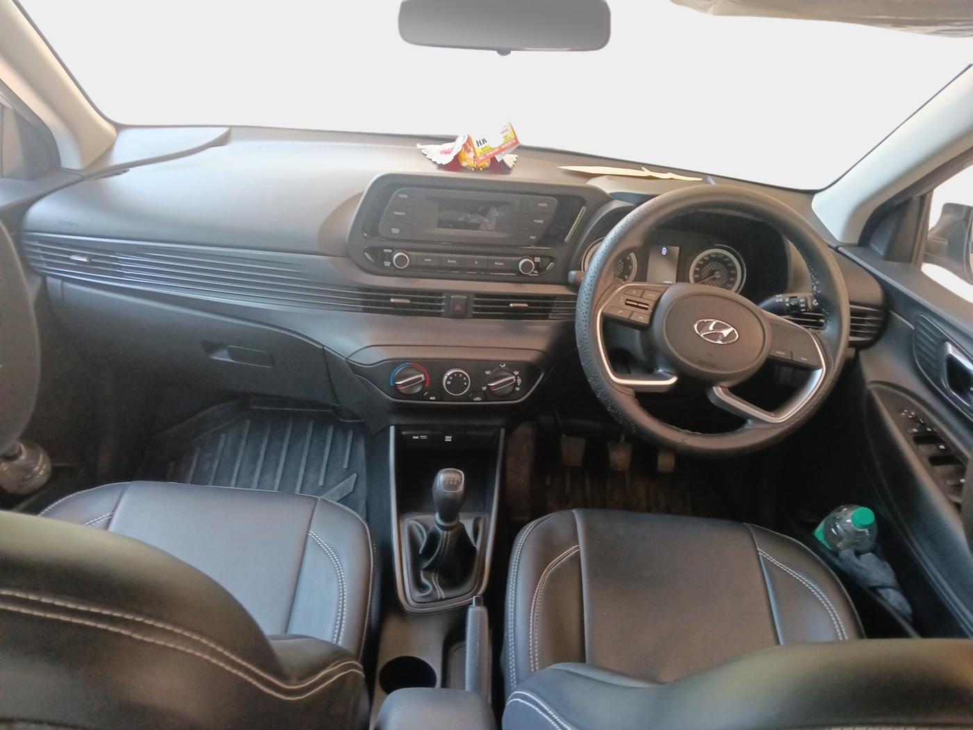 2023 Hyundai NEW I20 MAGNA 1.2 MT, Petrol, Manual, 13,957 km, interior