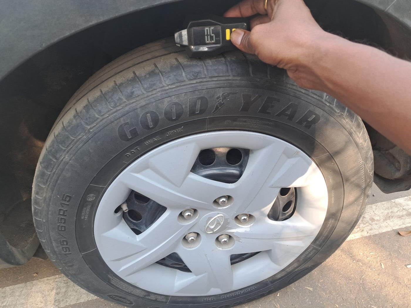 2022 Hyundai VENUE S 1.2, Petrol, Manual, 43,469 km, tyre