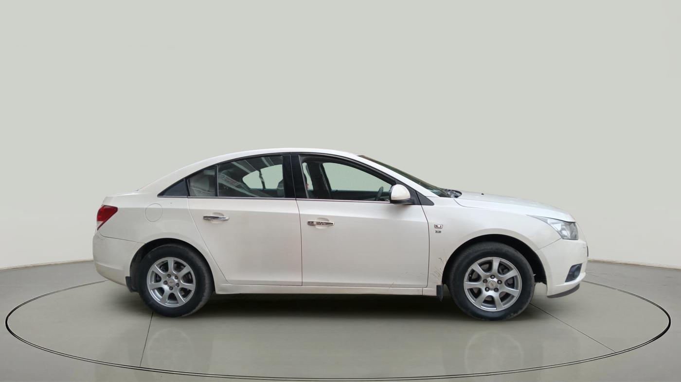 2010 Chevrolet Cruze LTZ, Diesel, Manual, 1,68,162 km, exterior