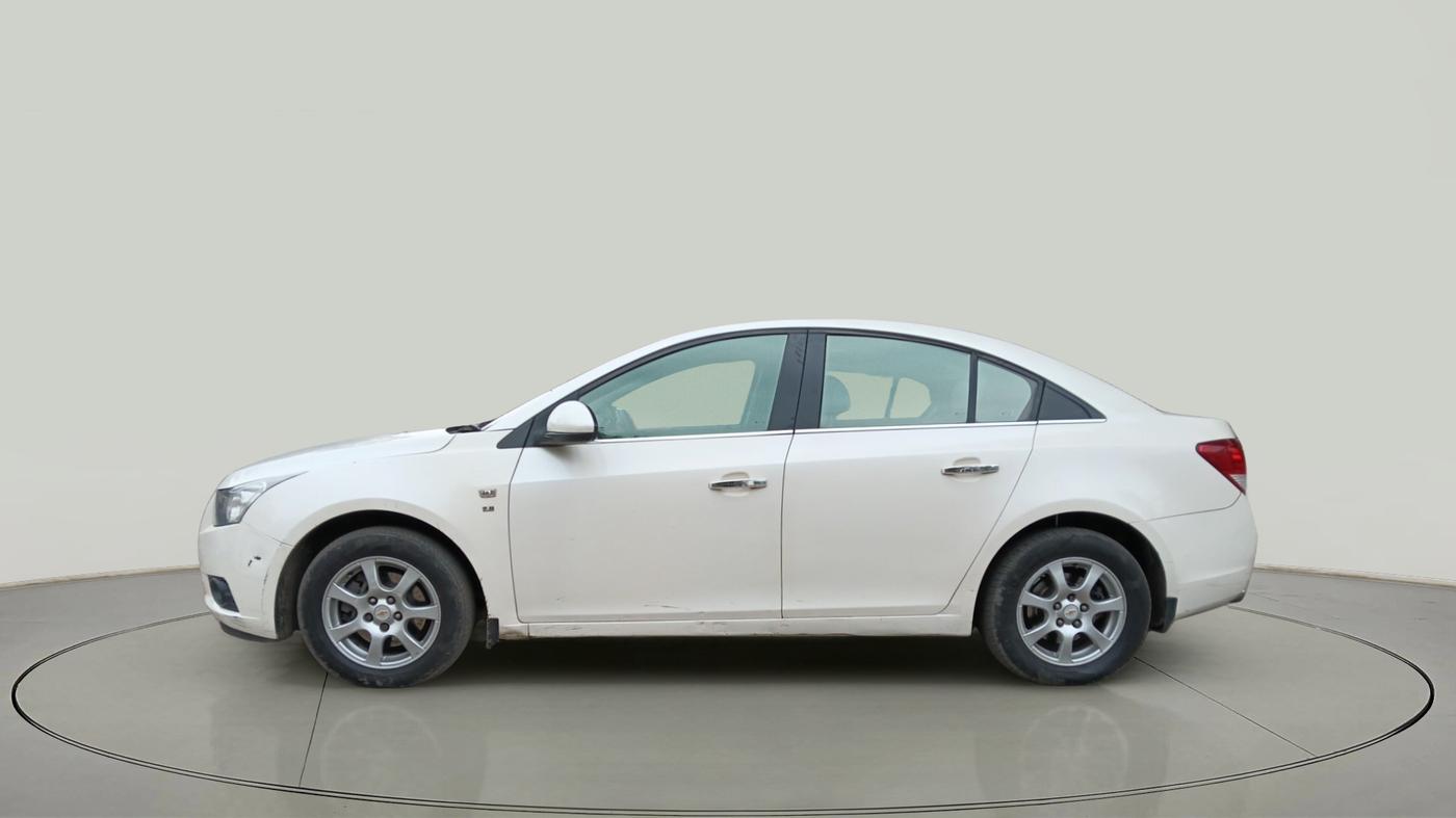 2010 Chevrolet Cruze LTZ, Diesel, Manual, 1,68,162 km, exterior
