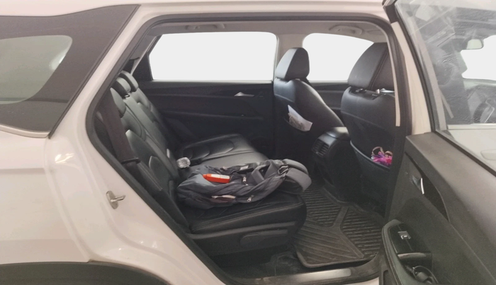 2020 MG HECTOR SMART 2.0 DIESEL, Diesel, Manual, 1,68,469 km, interior