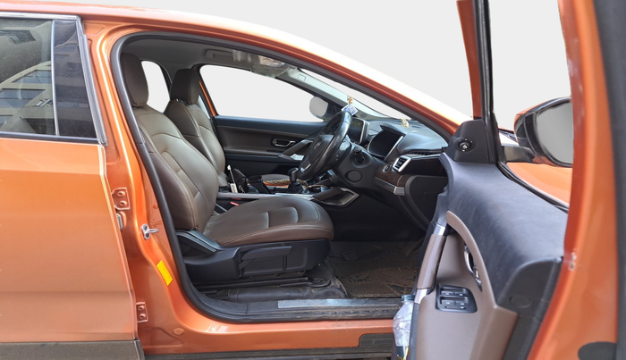2019 Tata Harrier XZ 2.0L, Diesel, Manual, 1,18,667 km, interior