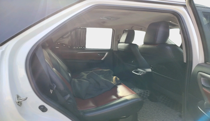 2023 Toyota Fortuner 4X2 AT 2.8 LEGENDER, Diesel, Automatic, 93,589 km, interior