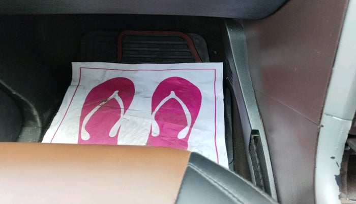 2013 Mahindra XUV500 W8, Diesel, Manual, 2,43,028 km, interior