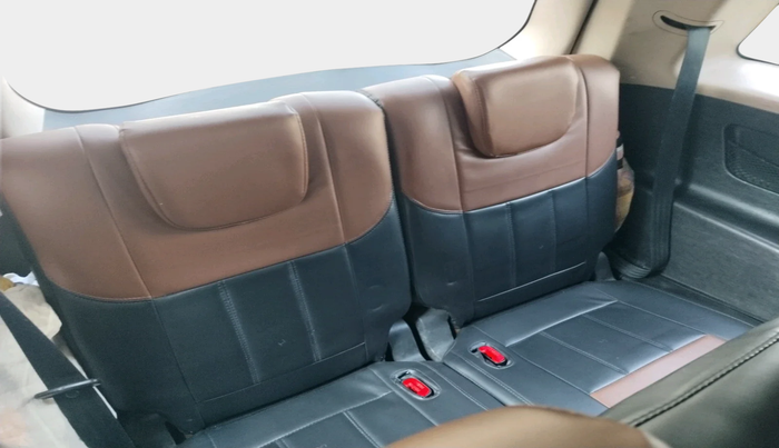 2013 Mahindra XUV500 W8, Diesel, Manual, 2,43,028 km, interior