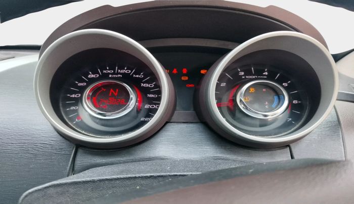 2013 Mahindra XUV500 W8, Diesel, Manual, 2,43,028 km, interior