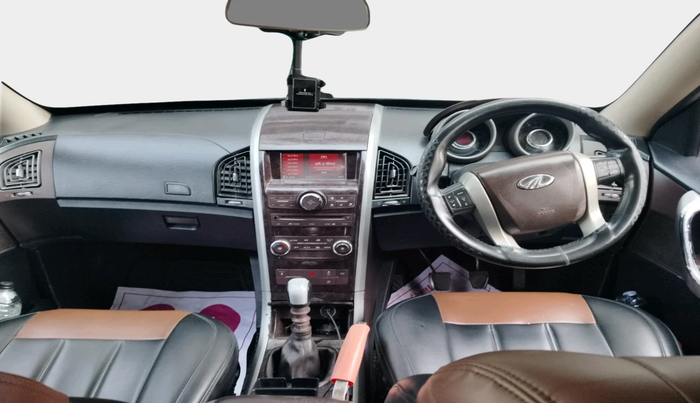 2013 Mahindra XUV500 W8, Diesel, Manual, 2,43,028 km, interior