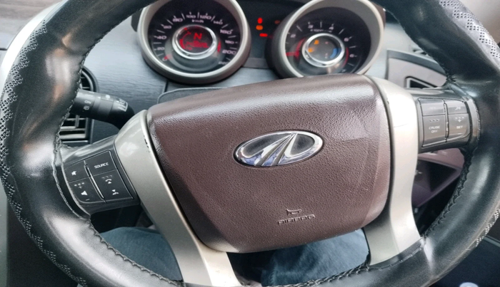 2013 Mahindra XUV500 W8, Diesel, Manual, 2,43,028 km, interior