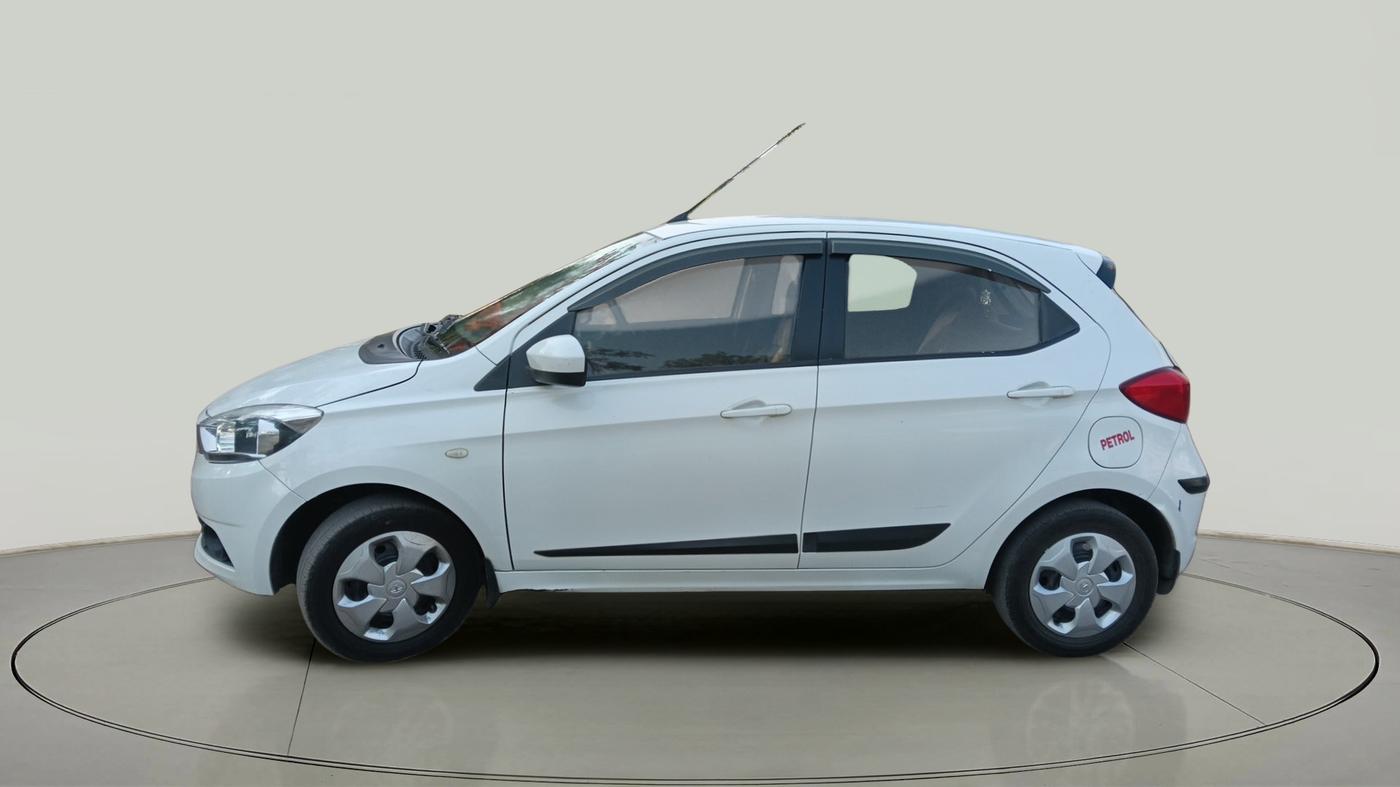 2017 Tata Tiago XT PETROL, Petrol, Manual, 78,898 km, exterior