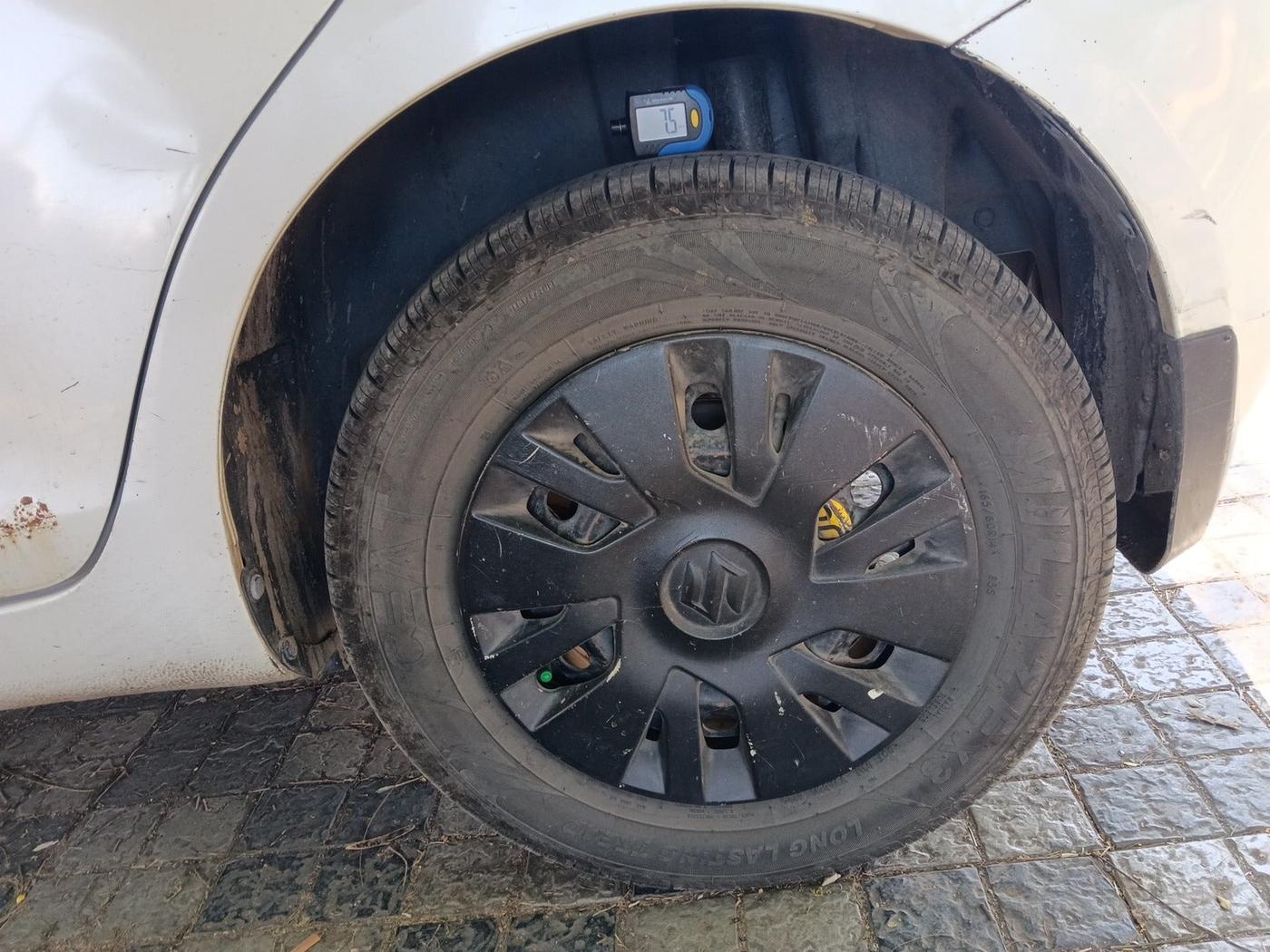 2012 Maruti Swift VXI, Petrol, Manual, 88,103 km, tyre