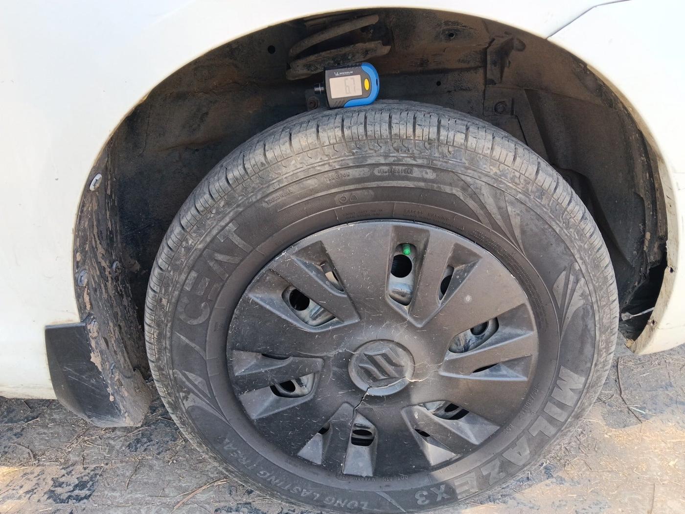 2012 Maruti Swift VXI, Petrol, Manual, 88,103 km, tyre