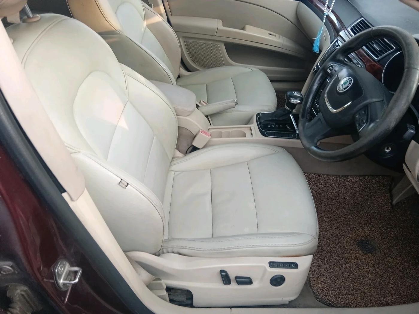 2011 Skoda Superb ELEGANCE 2.0 TDI CR AT, Diesel, Automatic, 91,150 km, interior