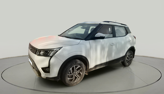 2022 Mahindra XUV300 W8 (O) 1.5 DIESEL, Diesel, Manual, 28,260 km, exterior