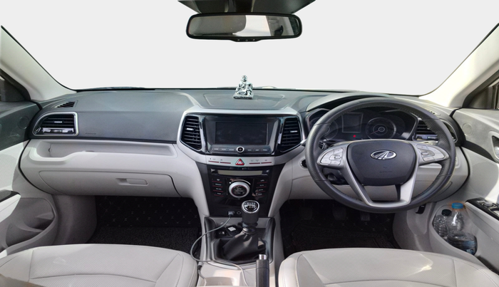 2022 Mahindra XUV300 W8 (O) 1.5 DIESEL, Diesel, Manual, 28,260 km, interior