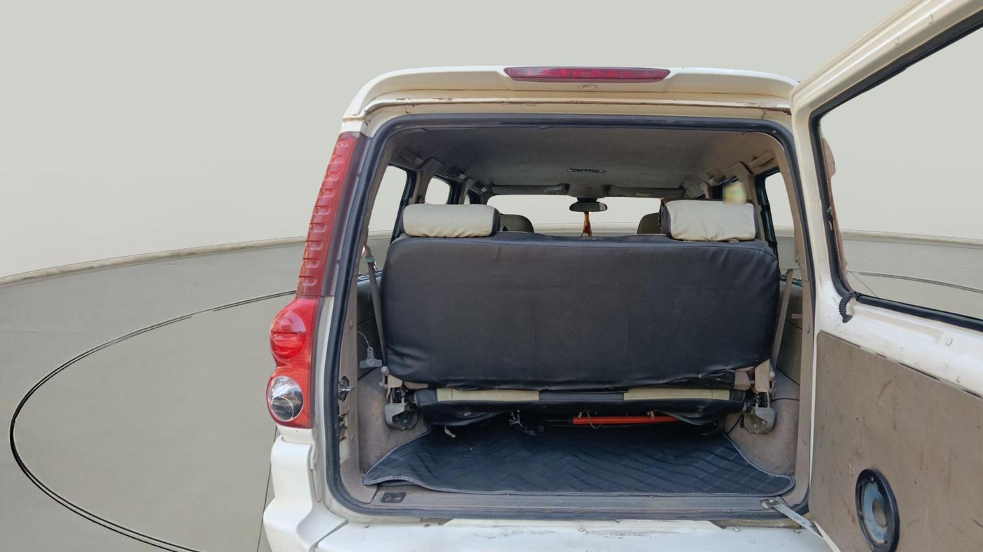 2013 Mahindra Scorpio VLX 2WD AIRBAG BS-III, Diesel, Manual, 1,71,782 km, exterior