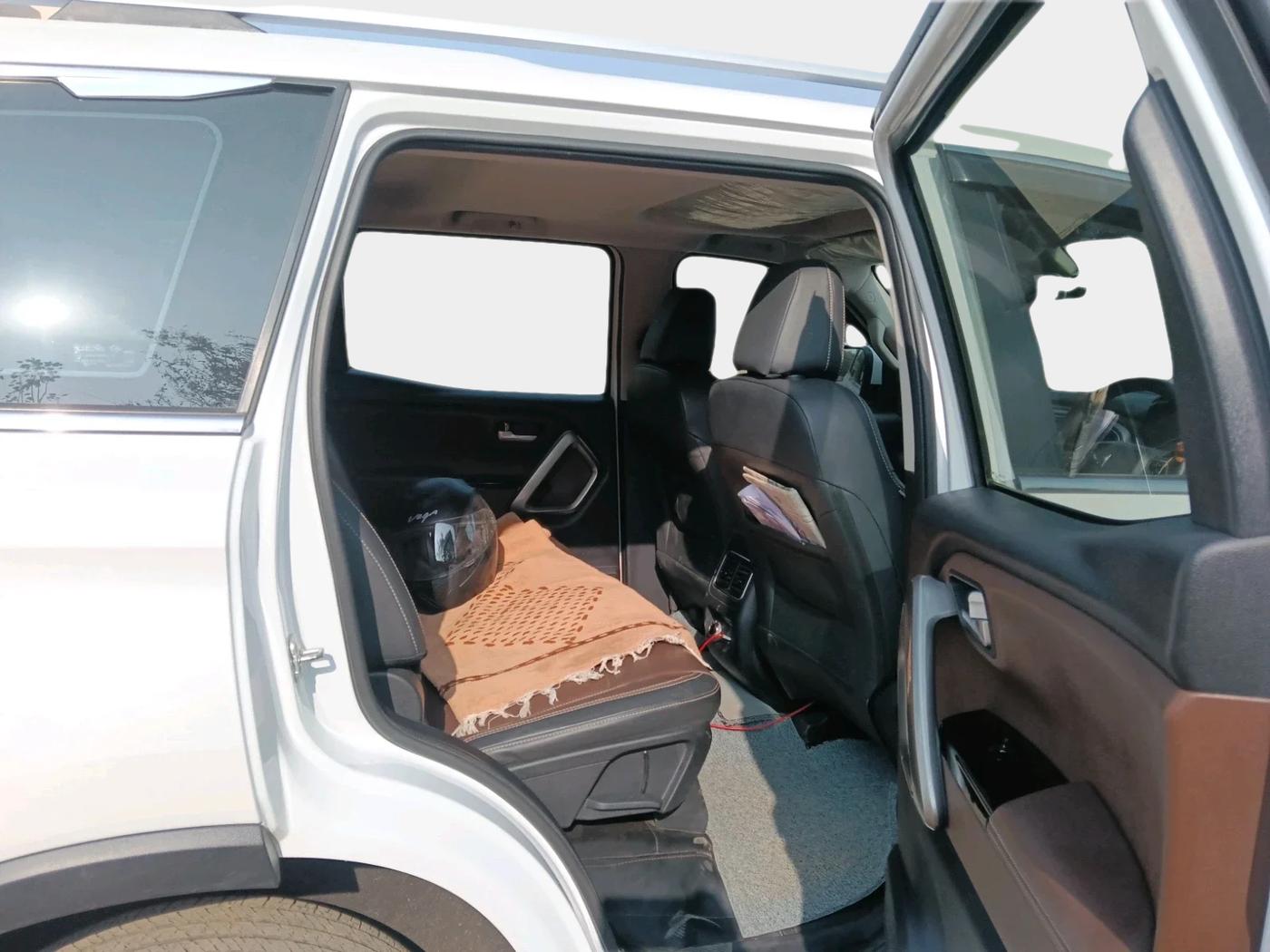 2023 Mahindra SCORPIO-N Z8 L DIESEL AT 2WD 7 STR, Diesel, Automatic, 31,051 km, interior
