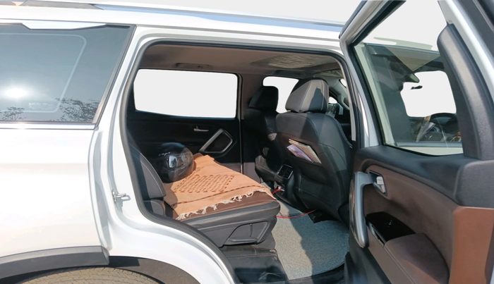 2023 Mahindra SCORPIO-N Z8 L DIESEL AT 2WD 7 STR, Diesel, Automatic, 31,051 km, interior