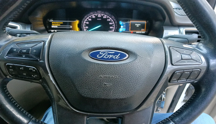 2017 Ford Endeavour TITANIUM 2.2 4X2 AT, Diesel, Automatic, 2,45,181 km, interior