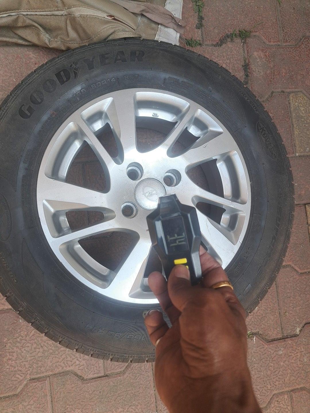2012 Maruti Swift Dzire VDI, Diesel, Manual, 98,184 km, tyre