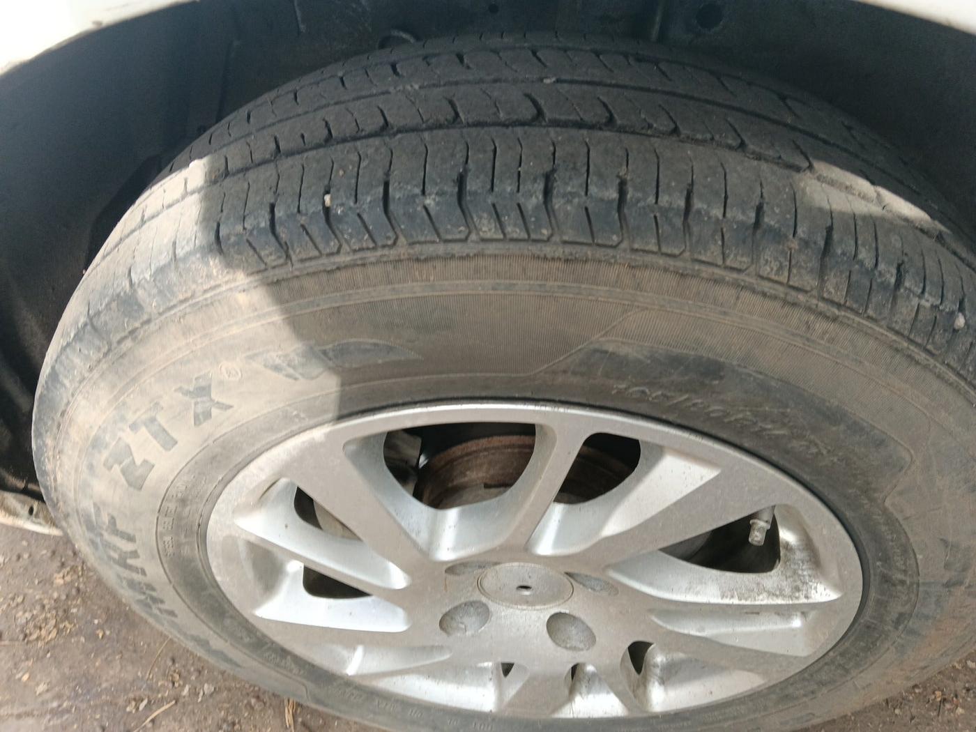2012 Maruti Swift Dzire VDI, Diesel, Manual, 98,184 km, tyre