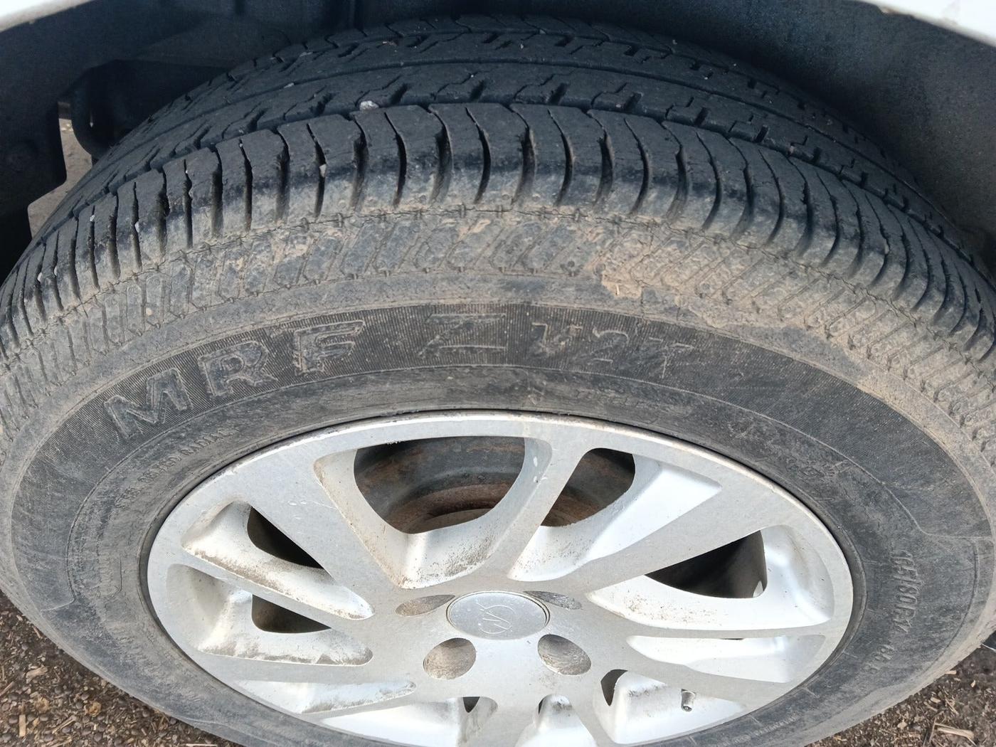 2012 Maruti Swift Dzire VDI, Diesel, Manual, 98,184 km, tyre