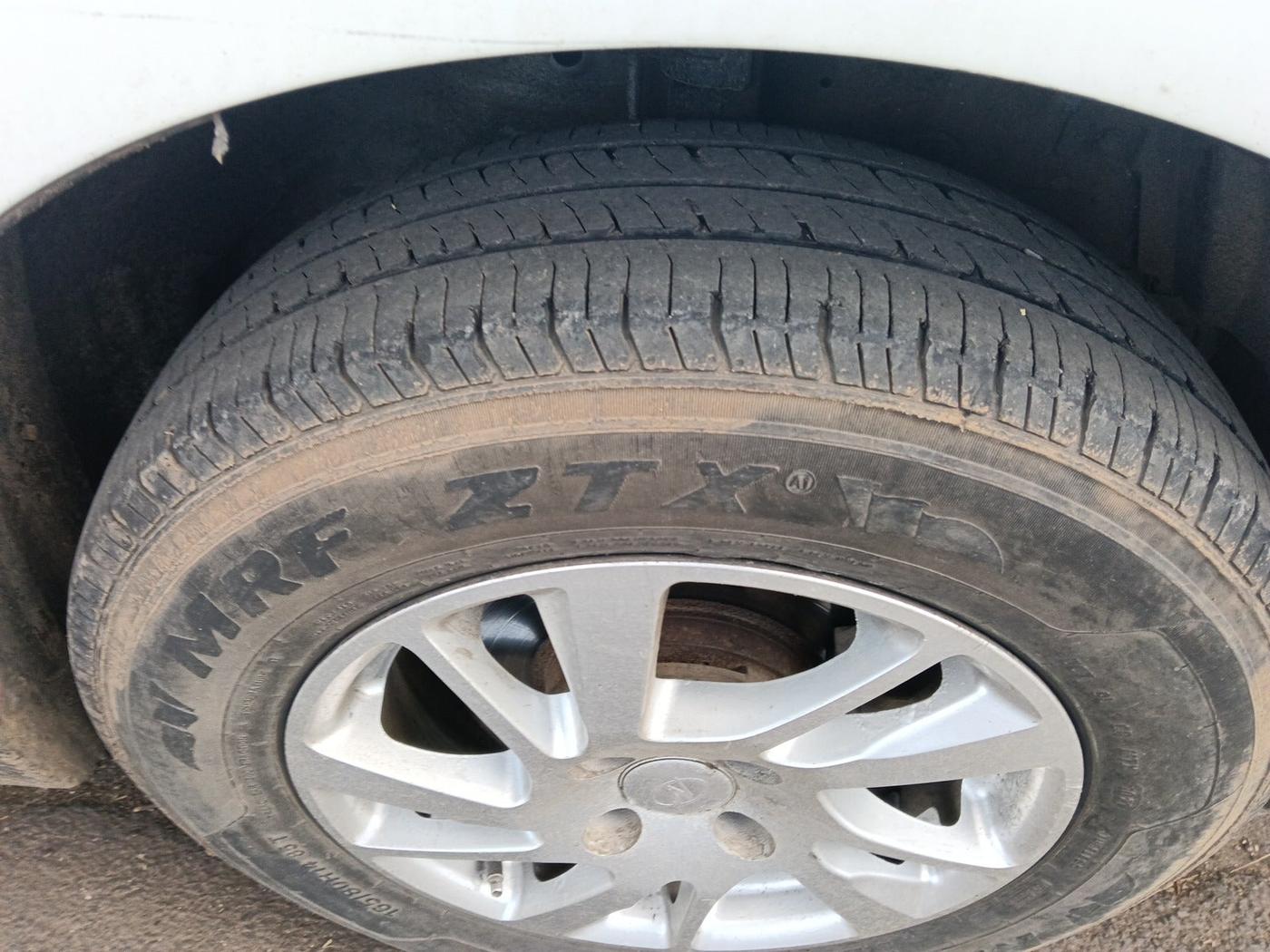 2012 Maruti Swift Dzire VDI, Diesel, Manual, 98,184 km, tyre