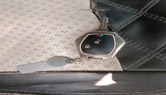 2014 Nissan Terrano XV D THP 110 PS, Diesel, Manual, 2,29,896 km, interior