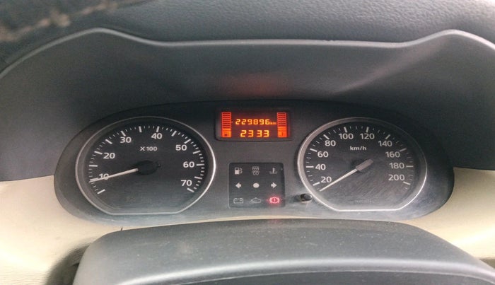 2014 Nissan Terrano XV D THP 110 PS, Diesel, Manual, 2,29,896 km, interior