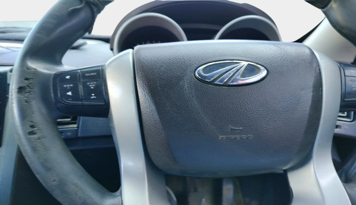 2012 Mahindra XUV500 W6, Diesel, Manual, 1,13,742 km, interior