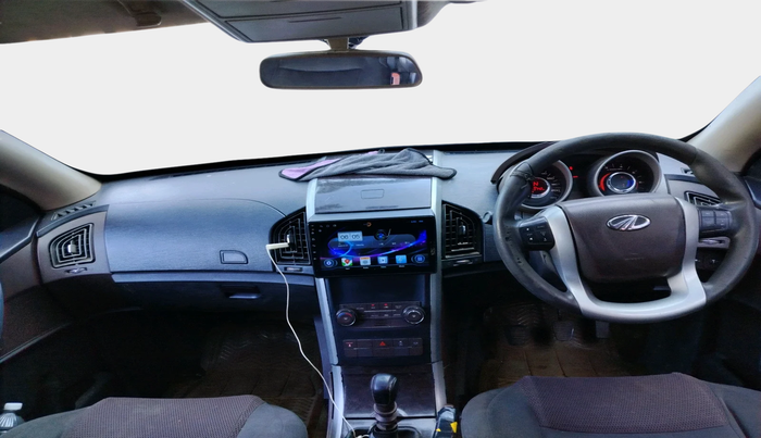 2012 Mahindra XUV500 W6, Diesel, Manual, 1,13,742 km, interior
