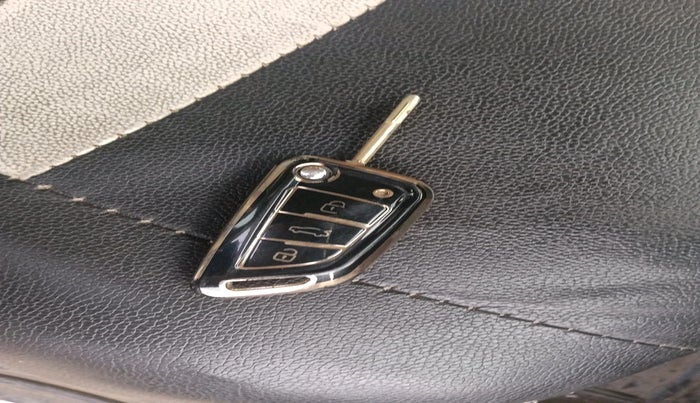 2011 Ford Fiesta SXI 1.4 DIESEL, Diesel, Manual, 2,97,674 km, interior