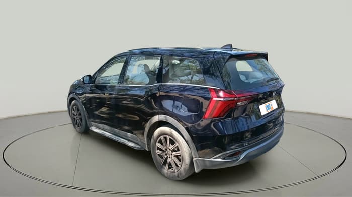2023 Mahindra XUV700 AX 7 LUXURY D AT 7 STR, Diesel, Automatic, 42,697 km, exterior