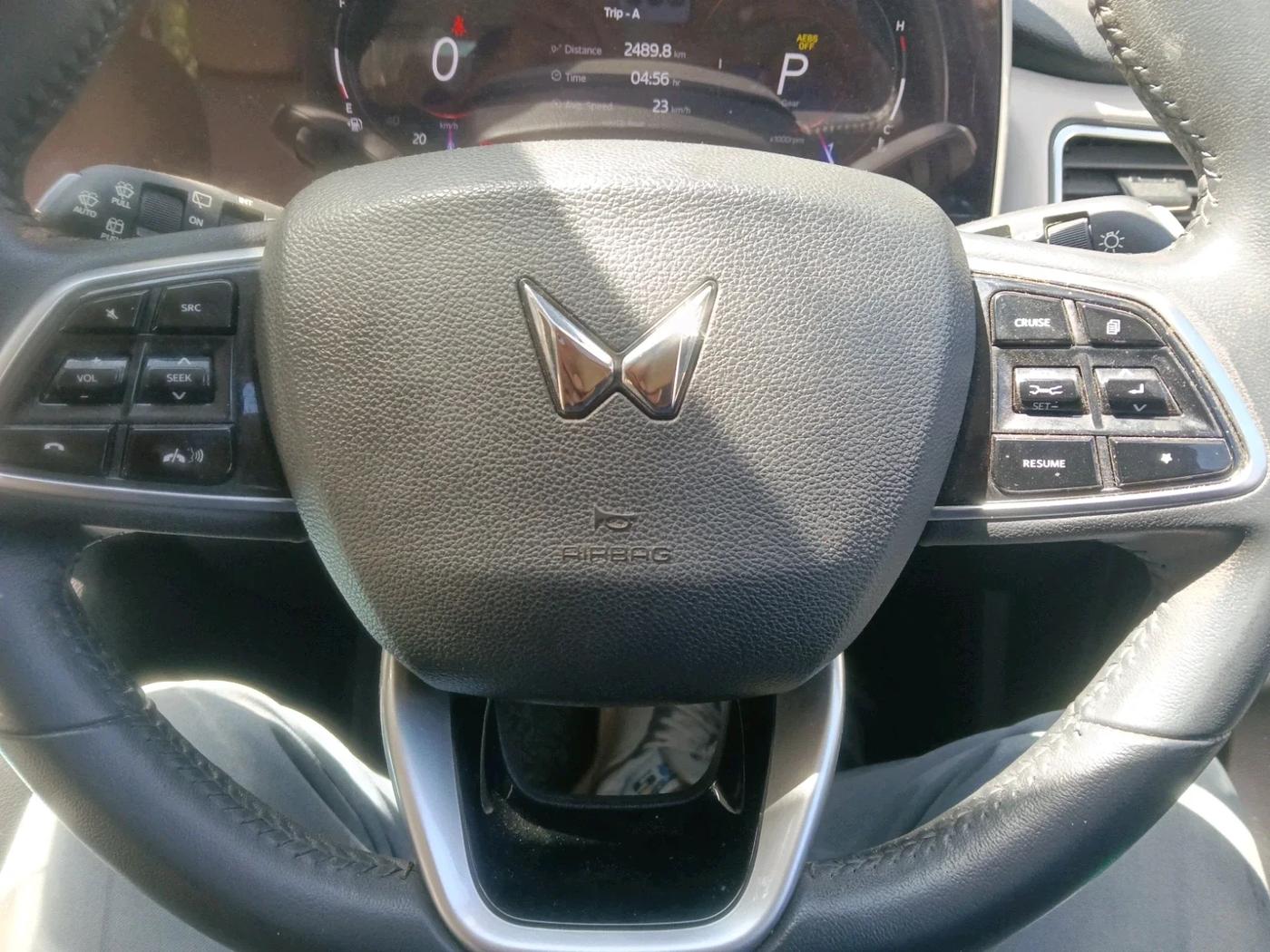 2023 Mahindra XUV700 AX 7 LUXURY D AT 7 STR, Diesel, Automatic, 42,697 km, interior