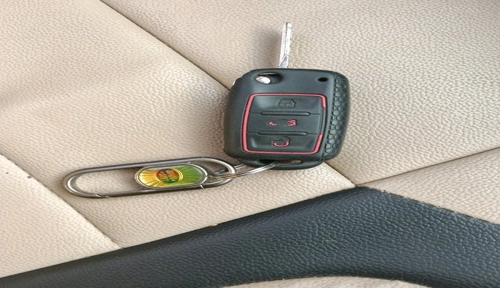 2013 Volkswagen Cross Polo HIGHLINE TDI, Diesel, Manual, 1,23,565 km, interior