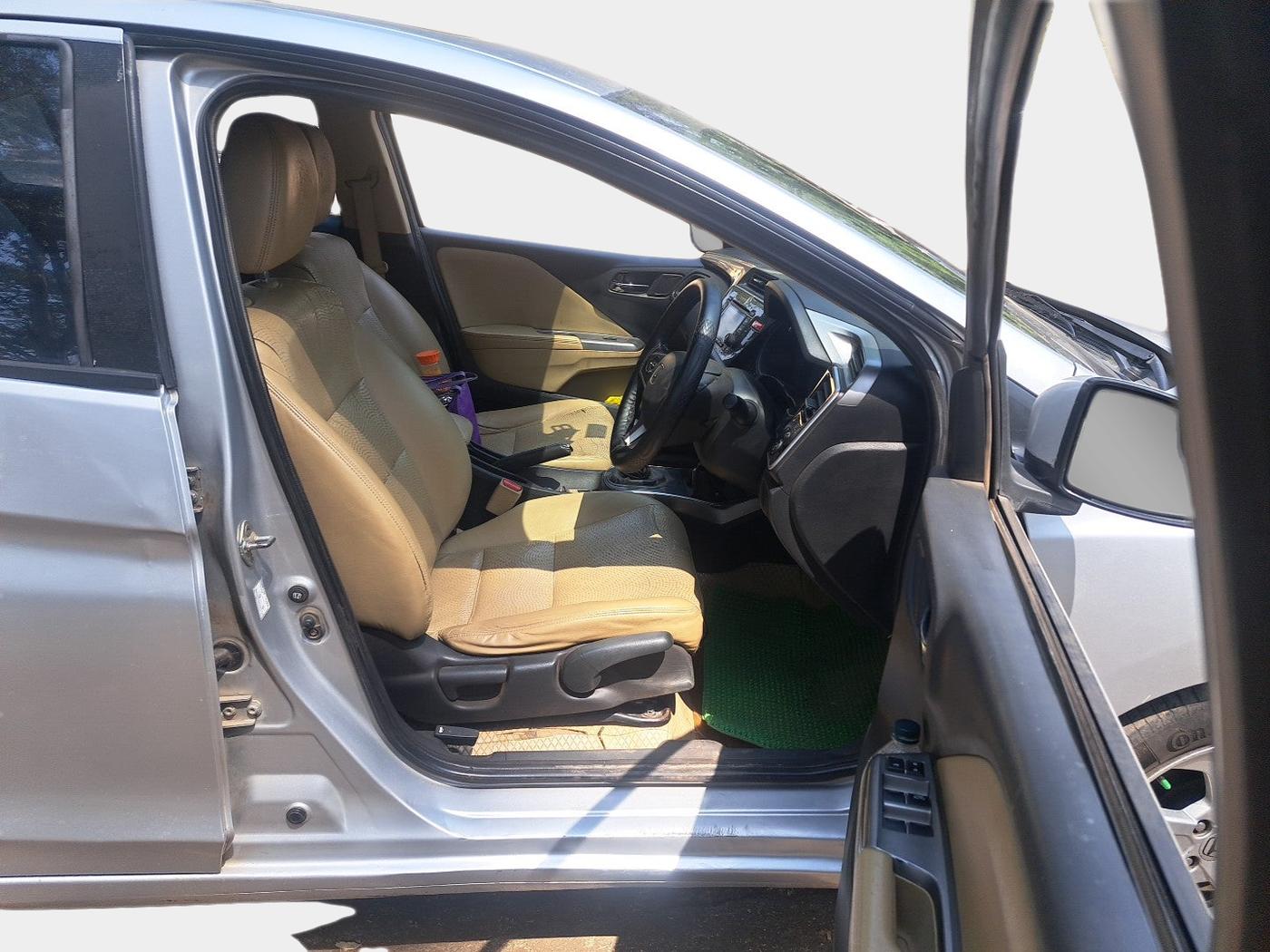 2014 Honda City 1.5L I-DTEC VX, Diesel, Manual, 1,45,279 km, interior