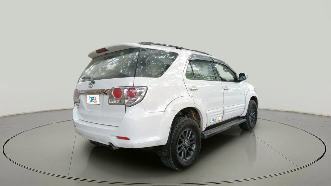 2013 Toyota Fortuner 3.0 4X2 AT, Diesel, Automatic, 1,48,980 km, exterior