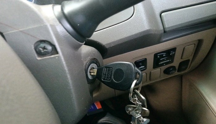 2013 Toyota Fortuner 3.0 4X2 AT, Diesel, Automatic, 1,48,394 km, interior