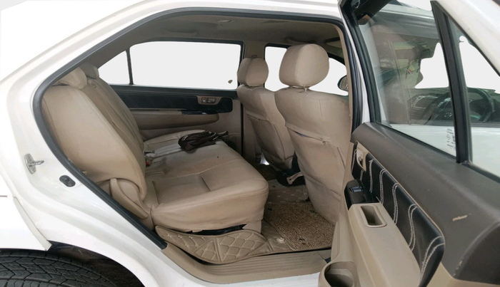 2013 Toyota Fortuner 3.0 4X2 AT, Diesel, Automatic, 1,48,394 km, interior