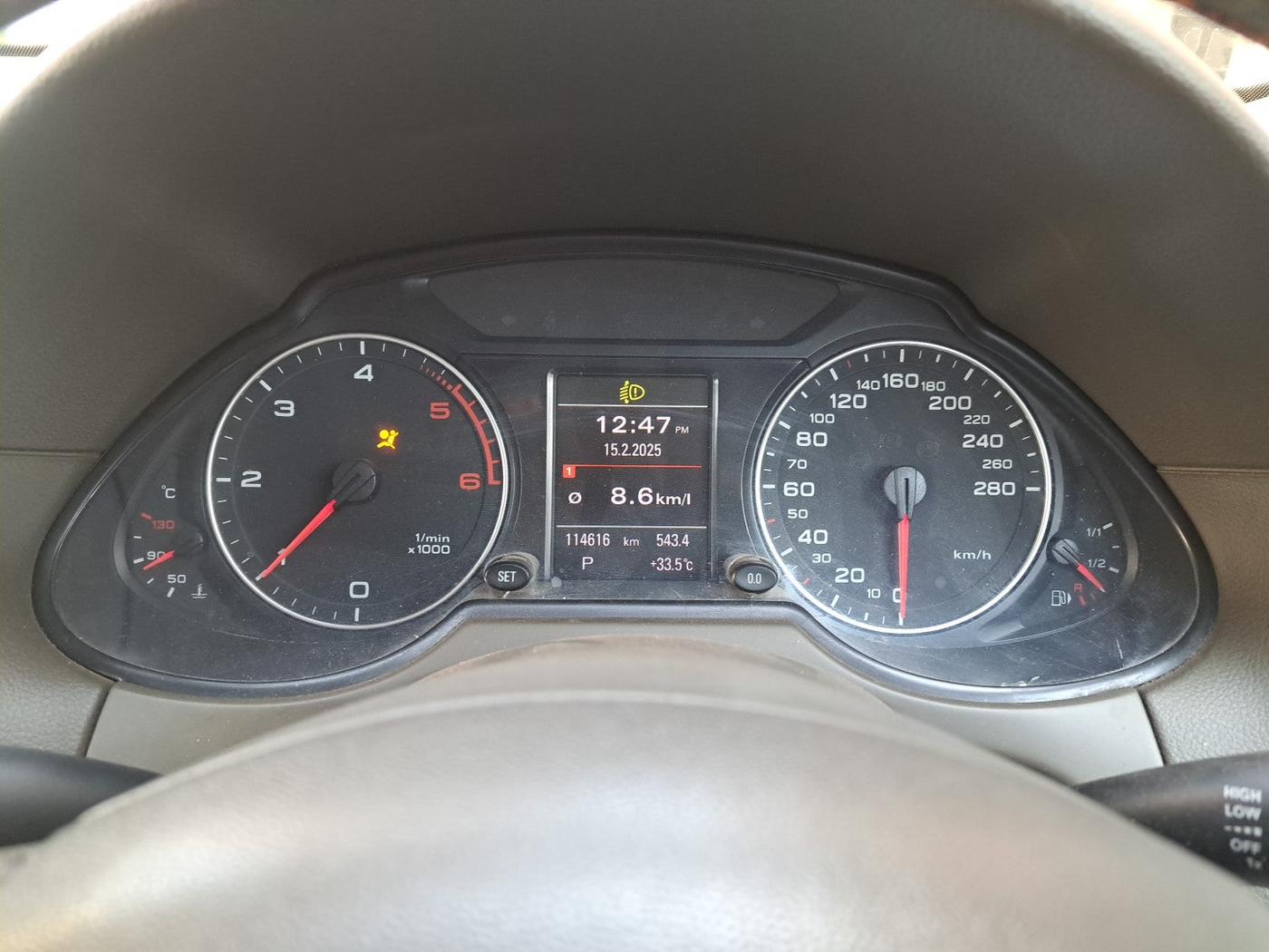 2012 Audi Q5 2.0 TDI QUATTRO, Diesel, Automatic, 1,14,616 km, interior