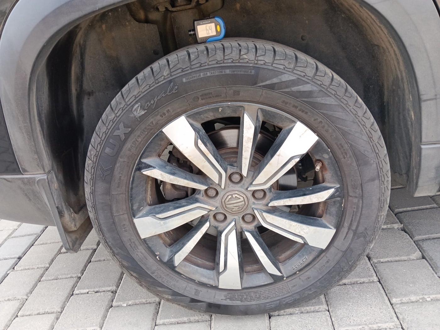 2019 MG HECTOR SHARP 1.5 DCT PETROL, Petrol, Automatic, 6,52,010 km, tyre