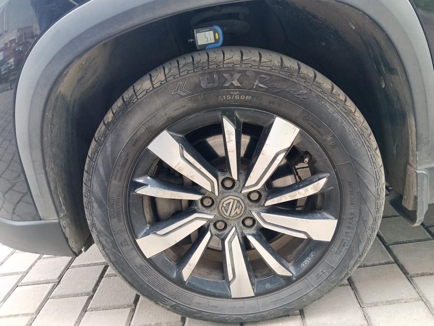 2019 MG HECTOR SHARP 1.5 DCT PETROL, Petrol, Automatic, 6,52,010 km, tyre