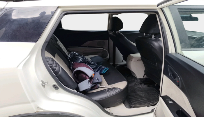 2019 Mahindra XUV300 W6 1.5 DIESEL, Diesel, Manual, 77,594 km, interior