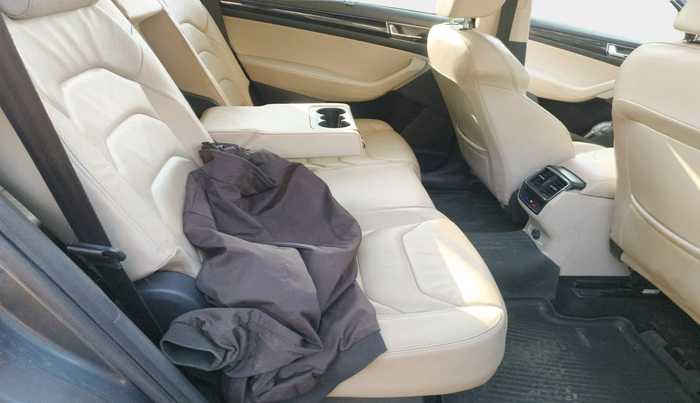 2017 Skoda Kodiaq STYLE 2.0 TDI 4X4 AT, Diesel, Automatic, 1,08,127 km, interior