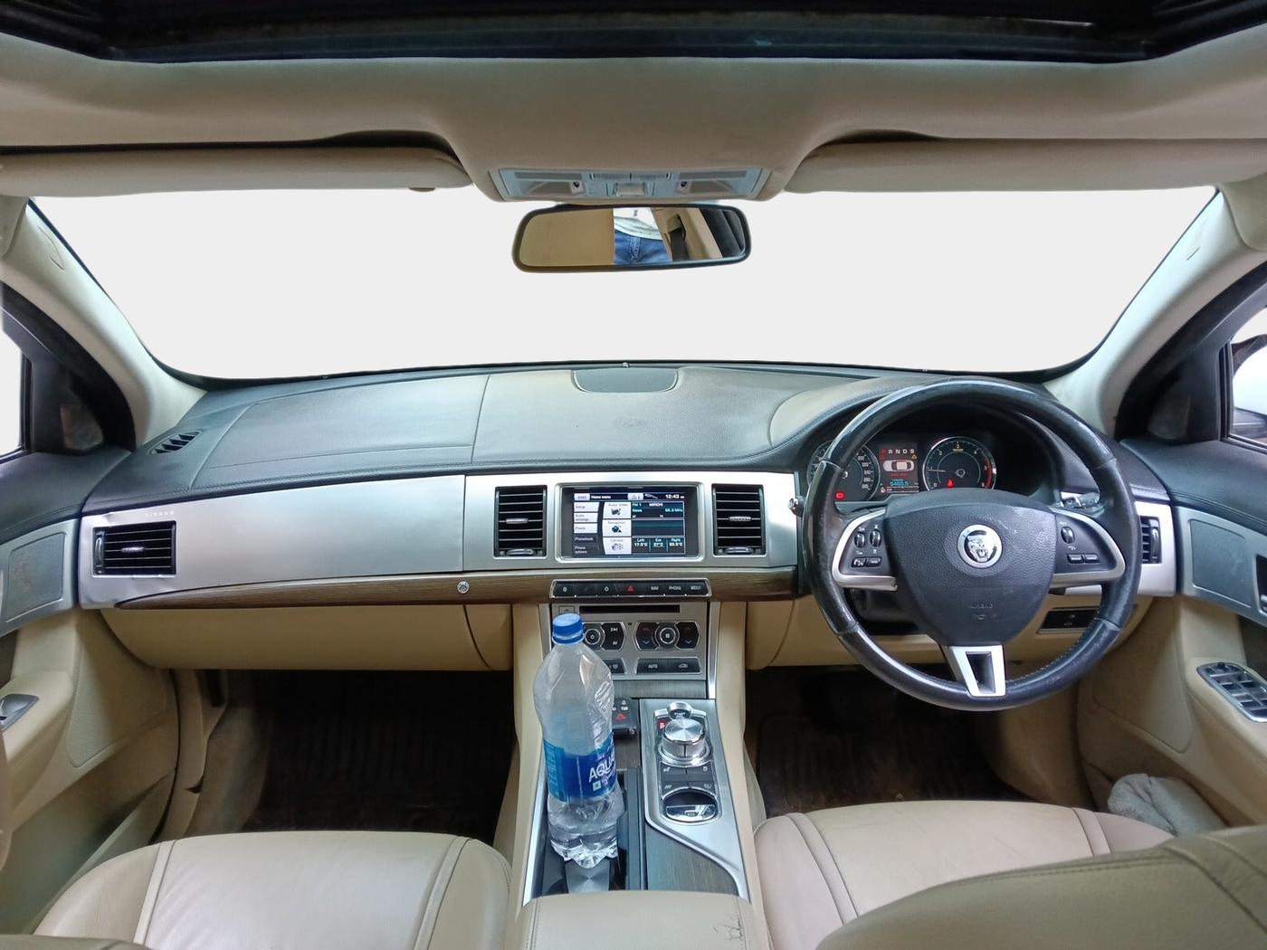 2013 Jaguar XF 2.2 DIESEL LUXURY, Diesel, Automatic, 1,36,367 km, interior
